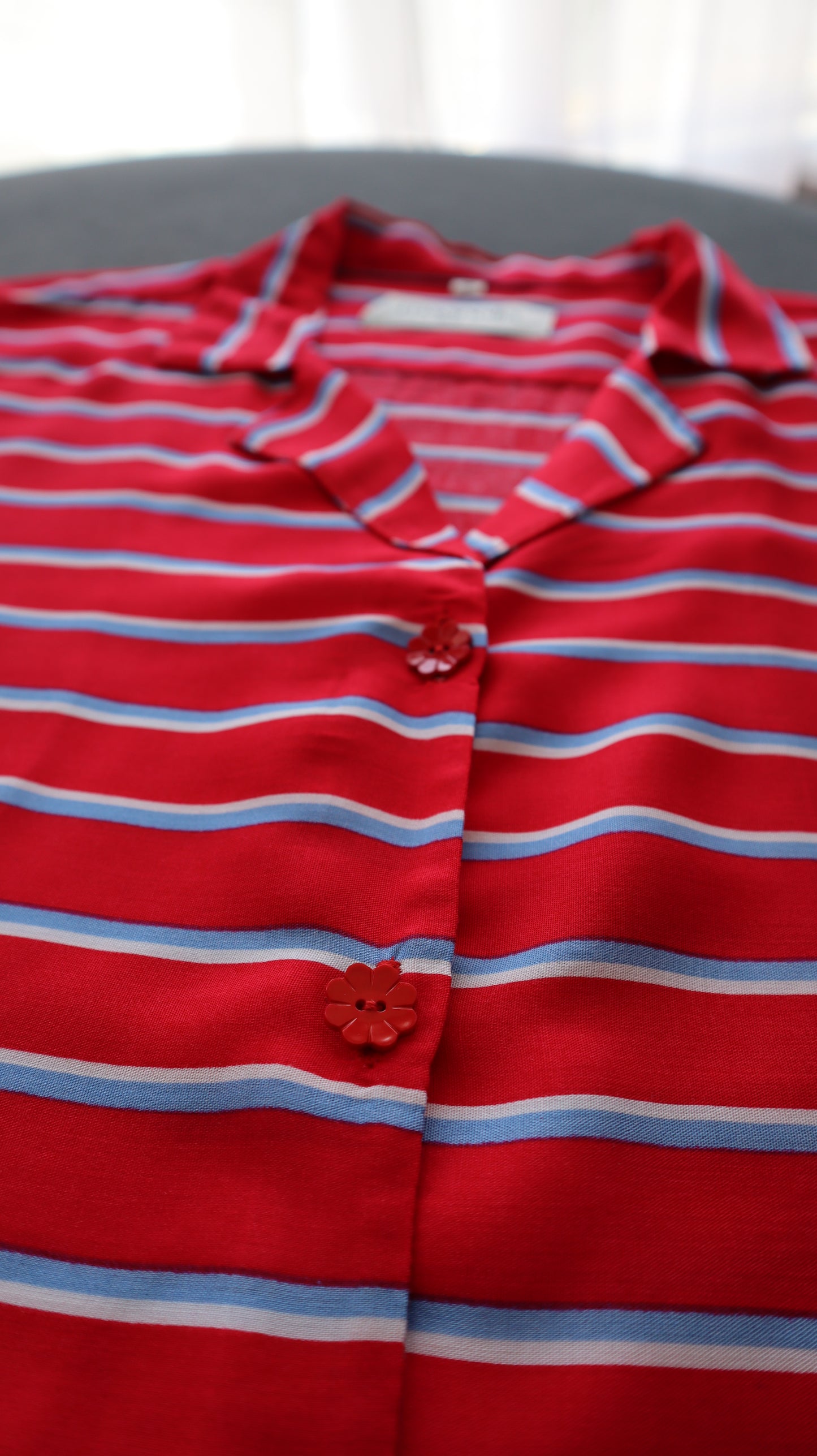 Blusa Berta roja líneas