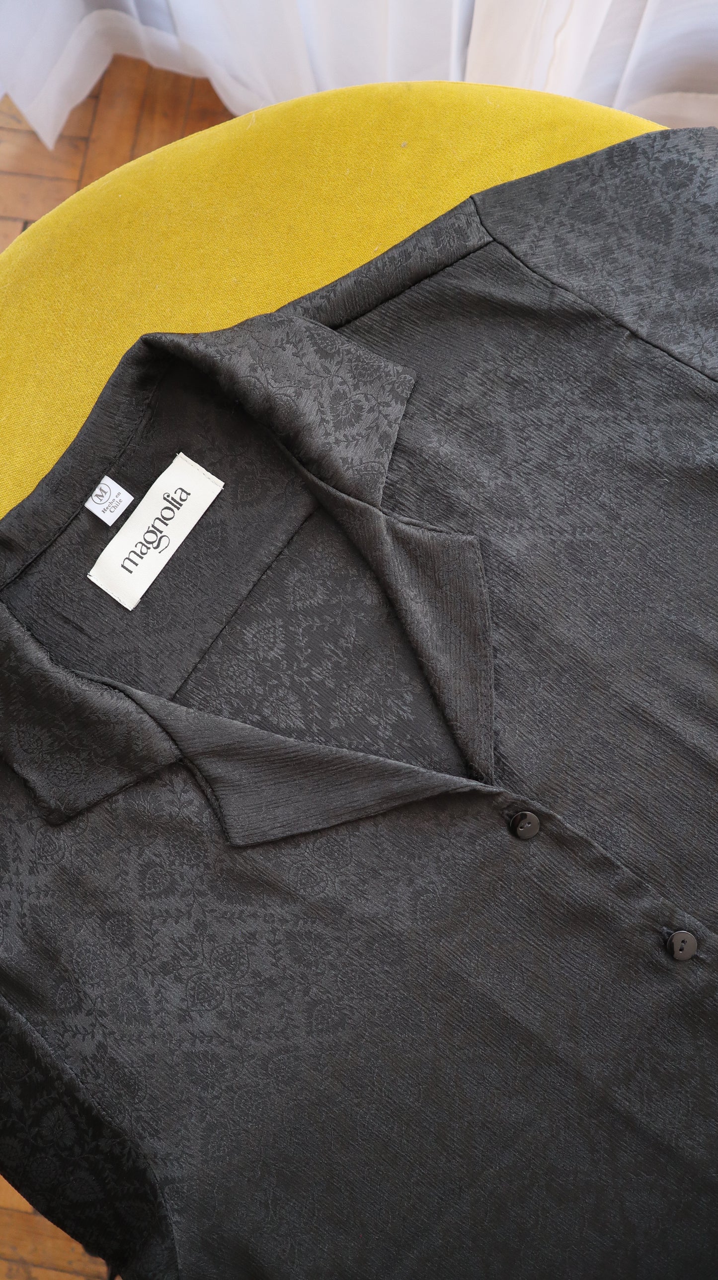 Blusa Berta satín negra